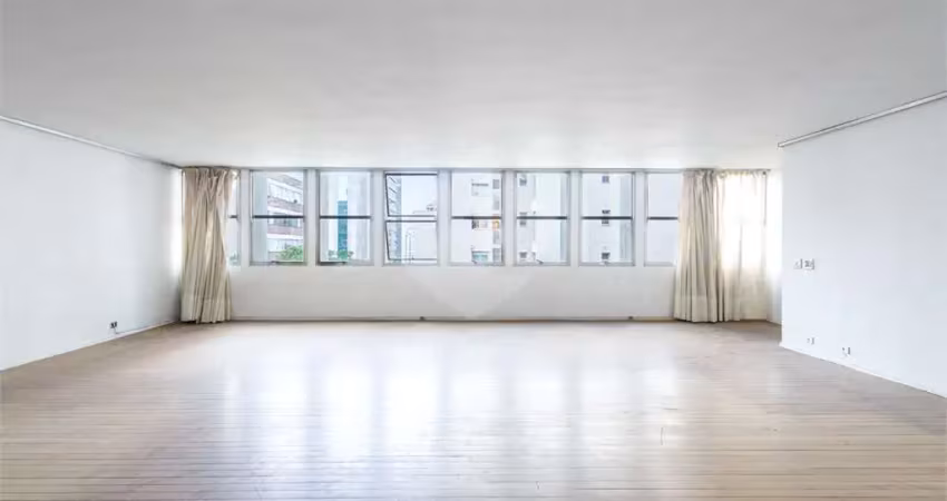 Amplo apartamento em excelente localização, no coração dos jardins