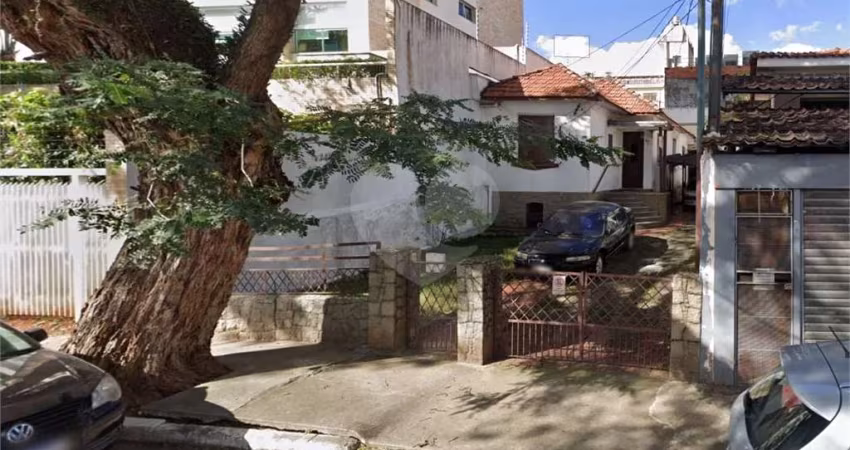 Terreno grande com excelente localização ideal para Condomínio e excelente para Comércio.!