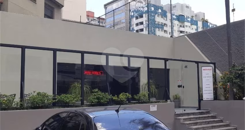 Imóvel comercial  com 9 salas e 11 vagas.