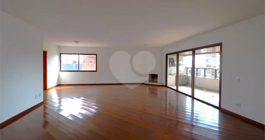 Moema - Terraço Com Churrasqueira - Quatro Vagas Na Garagem