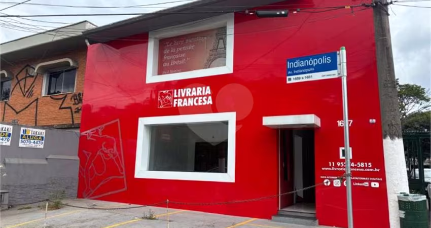 Excelente sobrado na melhor parte de Av. Indianópolis