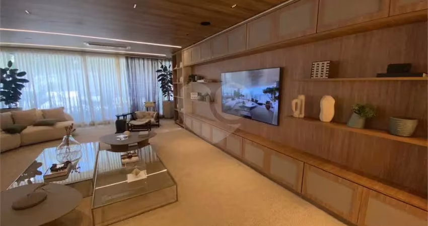 Apartamento com 3 suítes e 3 vagas, a venda em Moema, com vista para o Ibirapuera