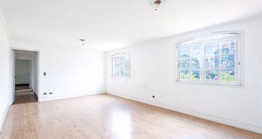 Jardim América / 107m² Área Útil / 3 Quartos / 1 Suíte / 1 Vaga