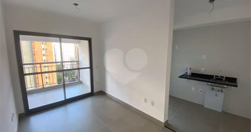 Apartamento novo a venda em Moema, com piso em porcelanato, terraço, 2 quartos (1 suíte) e 1 vaga