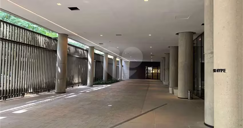 Cobertura de 76m² com varanda e 1 vaga na garagem na Vila Olímpia