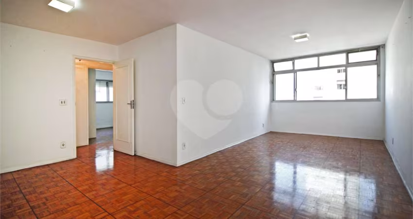 Jardijm Paulista! Apto 3 dorms e 2 vgs bem localizado, prédio com recuo e portaria 24h