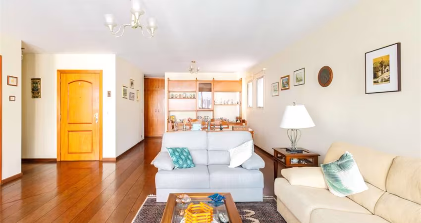 Apartamento com 3 suítes, sala ampla, varanda, 3 vagas no Jardim Paulista
