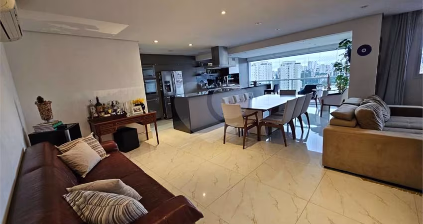 Apartamento na Aclimação, São Paulo SP - 3 dorm (3 suíte), 2 vagas, com varanda gourmet, 140 m2 lazer