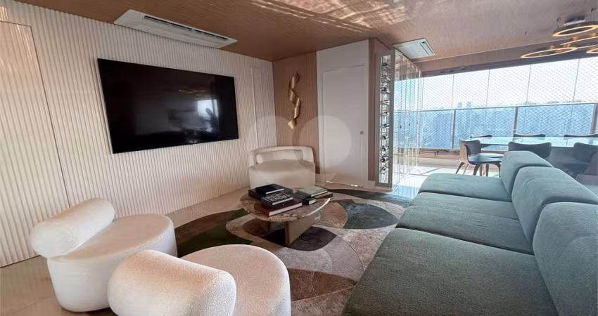 APARTAMENTO À VENDA NO CAMPO BELO REFORMADO E MOBILIADO