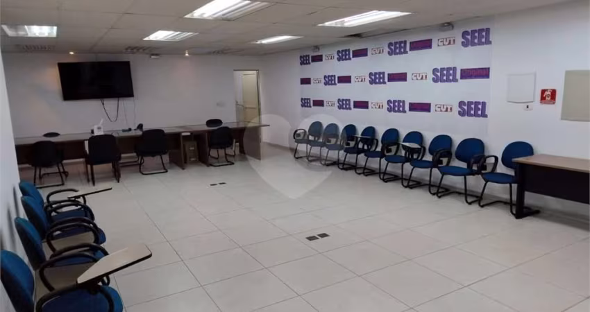 Casa comercial e residencial no Planalto Paulista. Espaçosa para clinicas, escolas, escritórios, etc