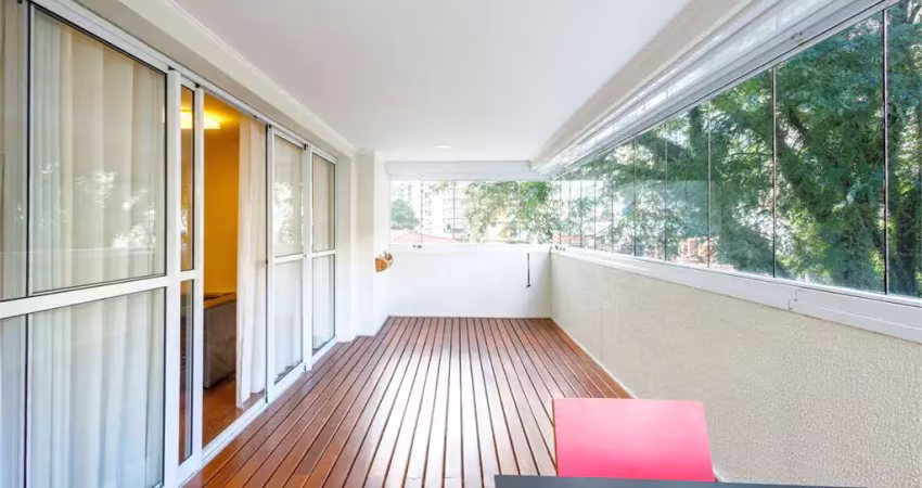 Apartamento de 155m2, 3 dormitórios, sendo 1 suíte, varanda, 2 vagas, depósito, lazer completo no Paraíso.