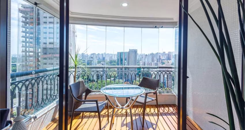 Apto próx. ao Ibirapuera e HSP/ mobiliado / 3 vagas / 3 quartos ( 2 suítes) / terraço / lazer /