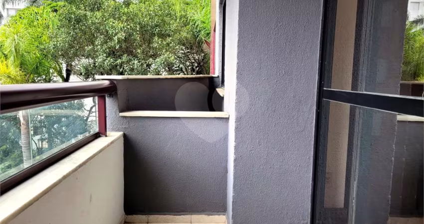 Apartamento Conservado Alto da Lapa com Lazer