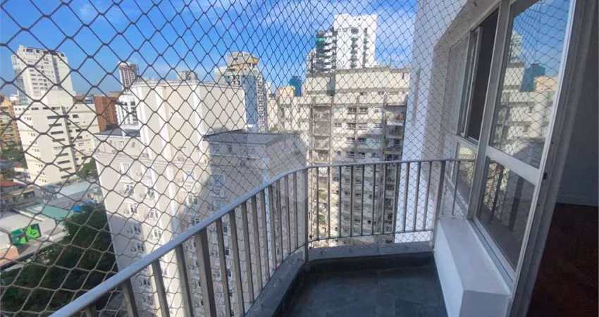 Apartamento reformado com 112 m2, a venda em Moema, com 3 quartos ((1 suíte) e 1 vaga
