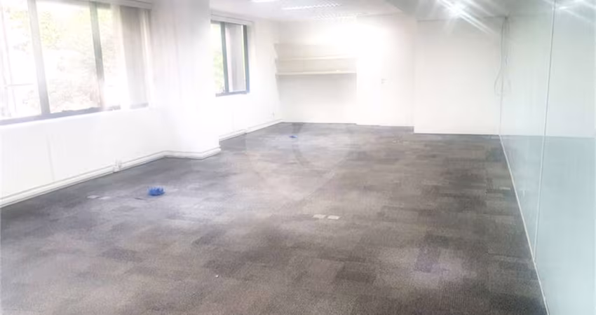 Excelente sala comercial com 151m² disponível para venda e locação no Brooklin