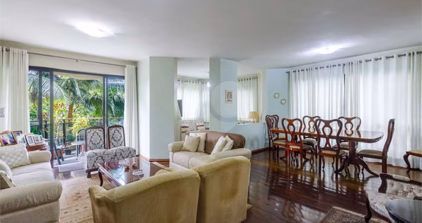 Vila Nova Conceição- 4 dorm(2 suites), 3 vagas de garagem, lazer a 1 quadra do Parque Ibirapuera