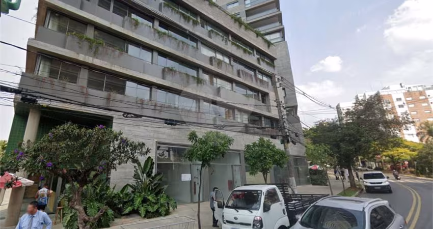 Seu negócio no coração de Pinheros, ao lado da Praça Benedito Calixto, em 235m2