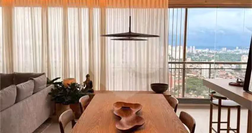 Apartamento totalmente reformada e mobiliada a venda