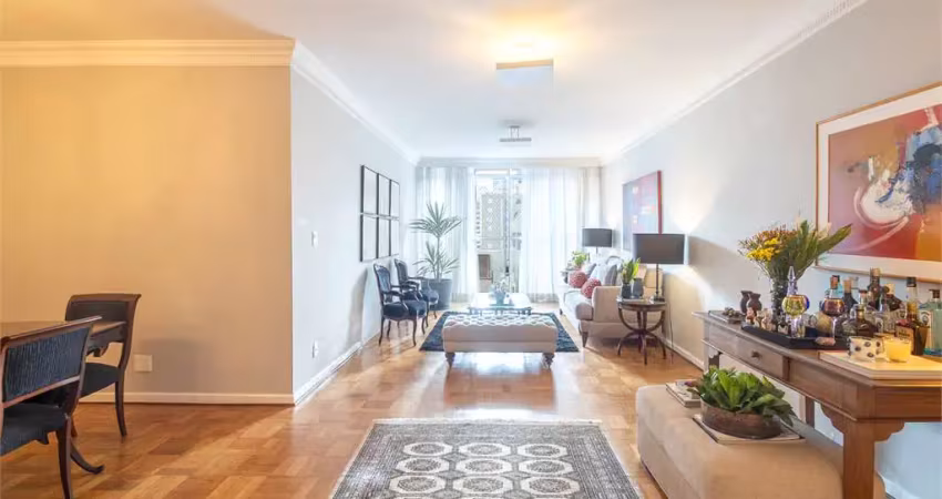 Apartamento com 189m2 uteis, com varanda na parte plana do jardim américa