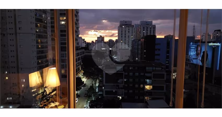 Apartamento à venda em Vila Mariana com 75m², 2 quartos, 1 vaga.