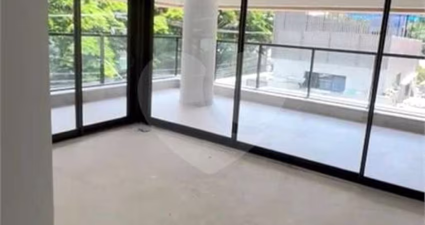 Apartamento a venda com 03 quartos, 03 suítes, 02 vagas, 153 m² em Moema