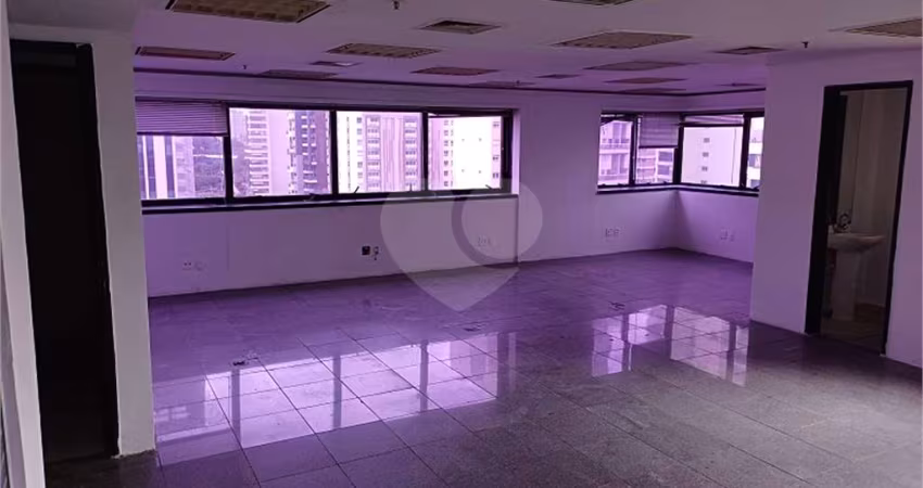 Conjunto Comercial em Moema