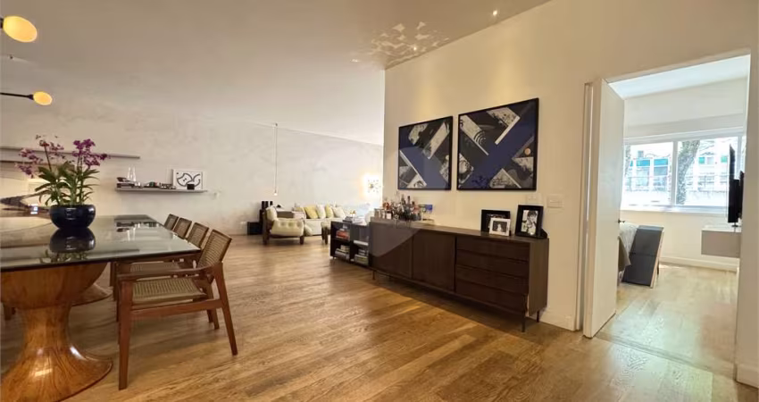 Apartamento no Jardim América - São Paulo SP- 2 dormitorios, 1 suítes, 230 m2 útil, reformado e lazer !