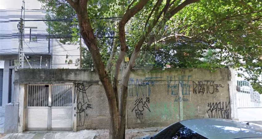 Casa antiga e terreno no Brooklin com 500 metros quadrados ao lado da Berrini,