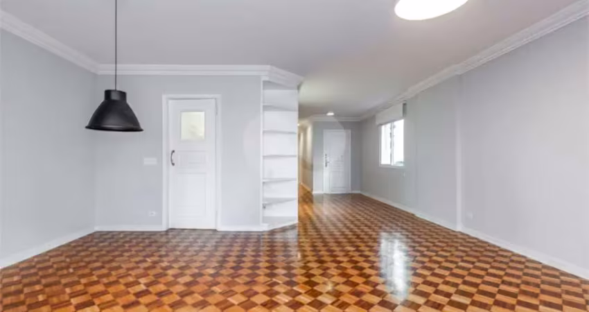 Itaim bibi reformado com 3 dormitórios,1 suite, terraço , 1 vaga- ar condicionado/ excelente localização
