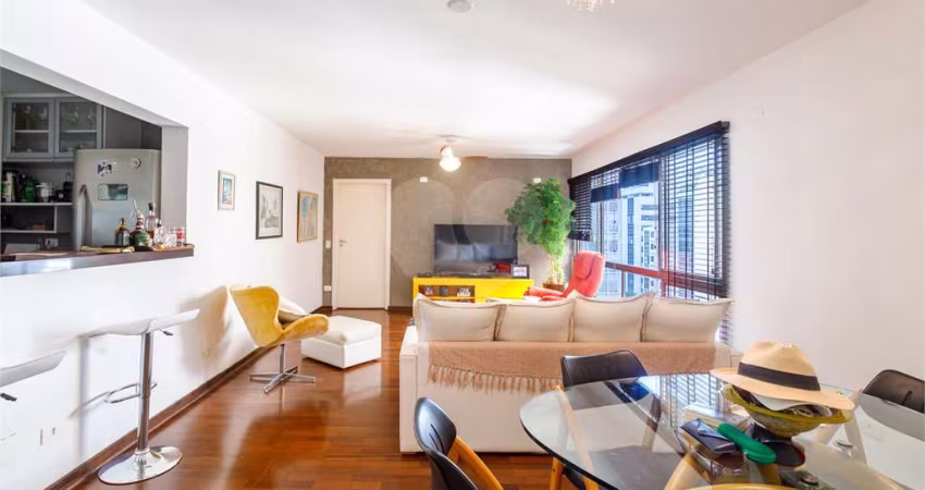 Apartamento à venda na charmosa Rua Bela Cintra,