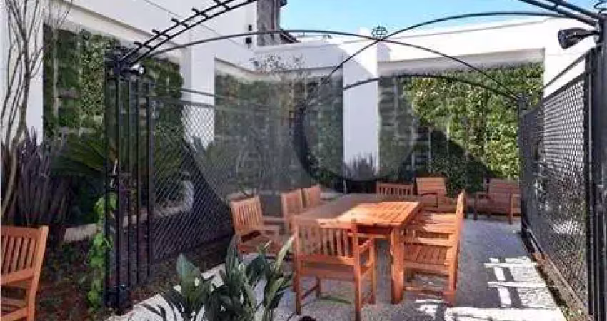 Sala comercial de 54,49 m2, com banheiro privativo e uma vaga de garagem
