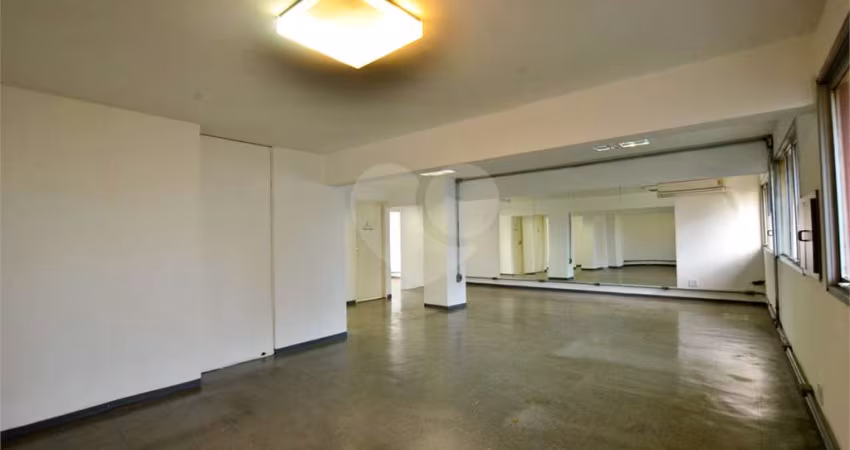 Sala comercial à venda  Excelente conjunto coml à venda na Vila Mariana