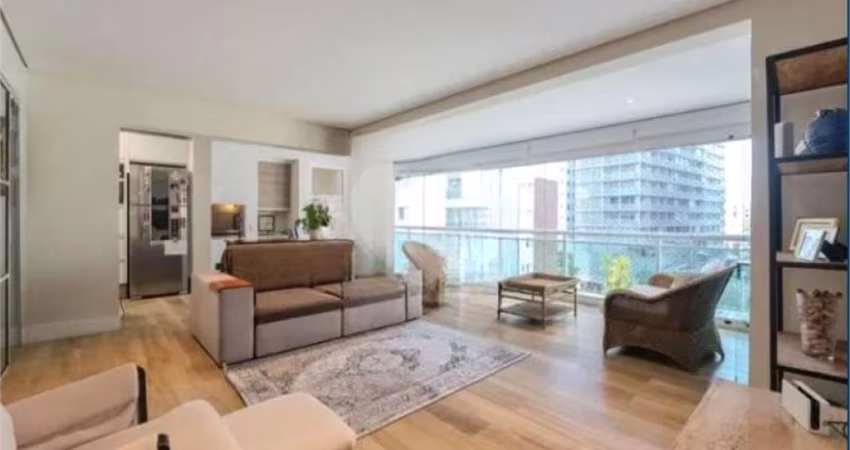 Apartamento 3 dormitórios - 2 Vagas - Depósito Privativo