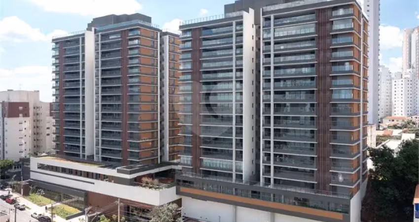 Apartamento em Alto de Pinheiros | 232m² | 3 Suítes | 3 Vagas