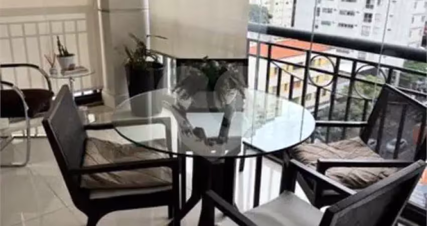 Apartamento com 137 m2, 3 suítes e 2 vagas a venda em condomínio clube em moema, perto do metrô