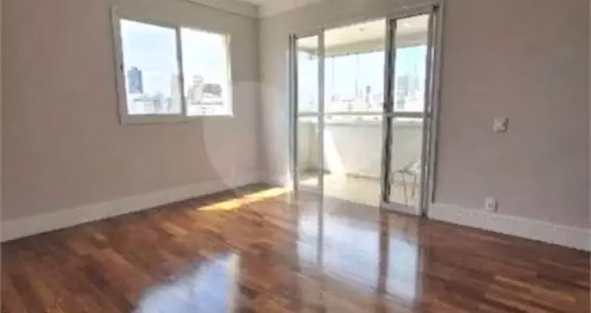 Imóvel pronto para morar com 3 dormitórios e 1 suíte à venda na vila romana. localização privilegiada, rua tranquila. andar alto com boa vista.