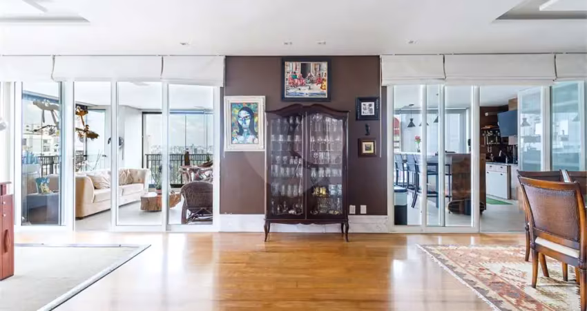 Apartamento com 4 suites e 5 vagas com vista para o parque