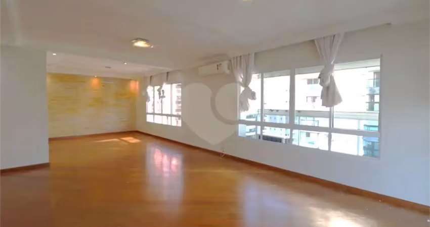 Moema - lazer com quadra de piscina - três vagas na garagem