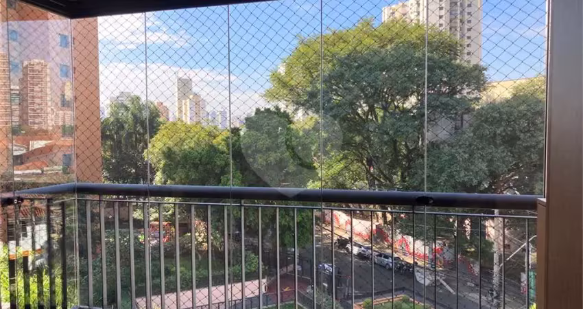 Apartamento com 3 quartos para alugar na Rua Conceição de Monte Alegre, --, Brooklin, São Paulo