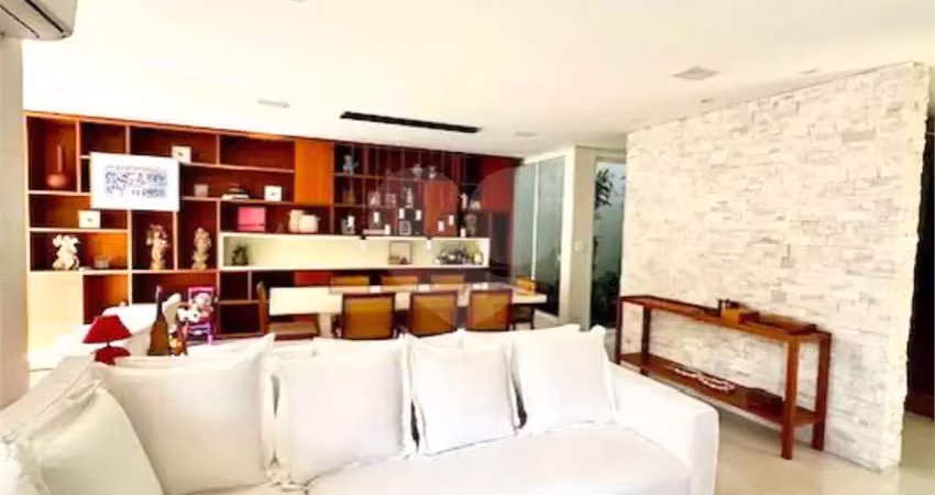 Casa com 4 quartos à venda na Rua Doutor José Cândido de Souza, --, Moema, São Paulo