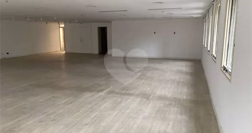 Conjunto comercial para locação com 04 vagas, 206 m² na vila olímpia