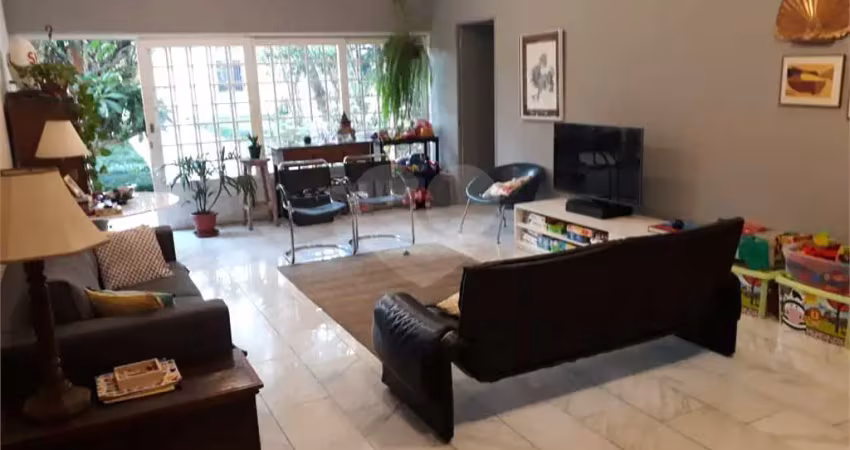 Ótimo sobrado no brooklin, 404 m² de a.c. e 500 m² de terreno, 3 suítes, 2 vagas, a 850m metrô campo belo!