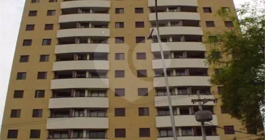 Apartamento a venda no condomínio first class pompeia com 2 quartos, sacada e 2 vagas. nos contate e conheça!