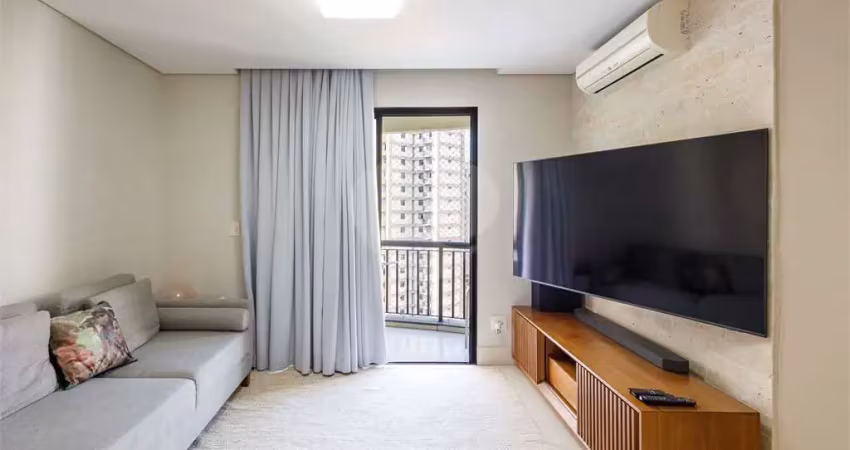 Apartamento reformado no coração de moema –pássaros, com lazer e 2 vagas