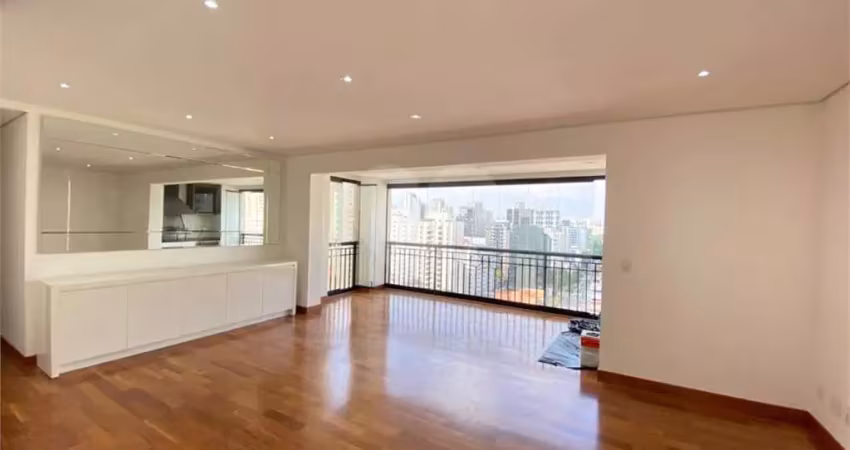 Apartamento com 3 suítes + escritório, 2 vagas, quadra de tenis, no condomínio clube mais requisitado de moema!