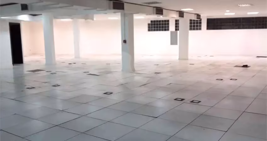 Loja comercial a 50 m da estação consolação - linha verde.