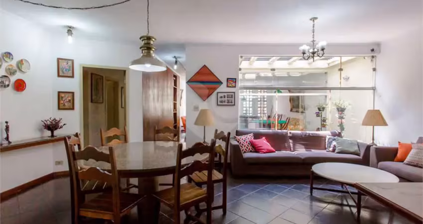 Casa à venda em moema de 193m² com 4 dormitórios, 1 suíte, lavabo, 3 vagas.