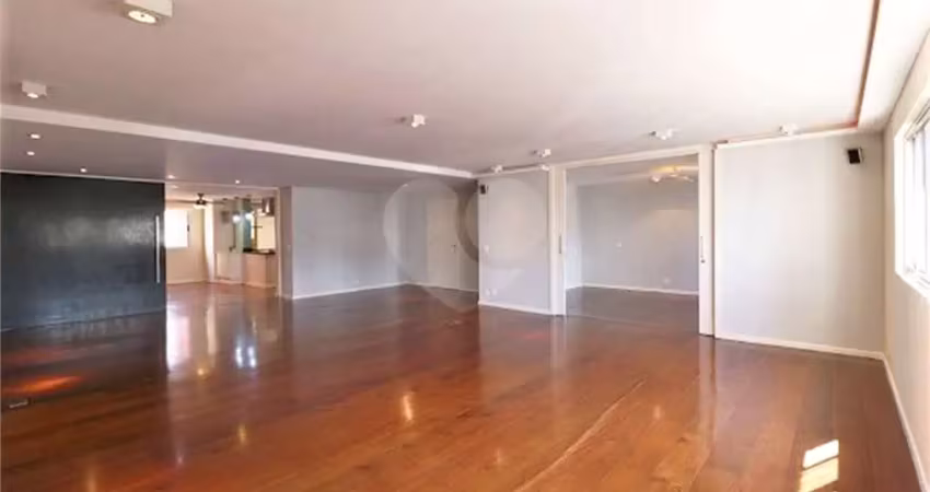 Apartamento com 3 quartos à venda na Rua Jacurici, --, Itaim Bibi, São Paulo