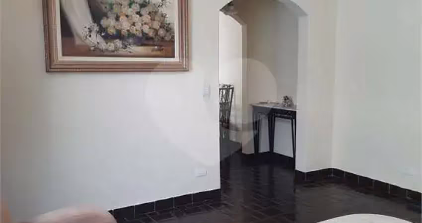 Casa à venda de 190 m² na vila mariana de 3 quartos, sendo 1 suite e 2 vagas.
