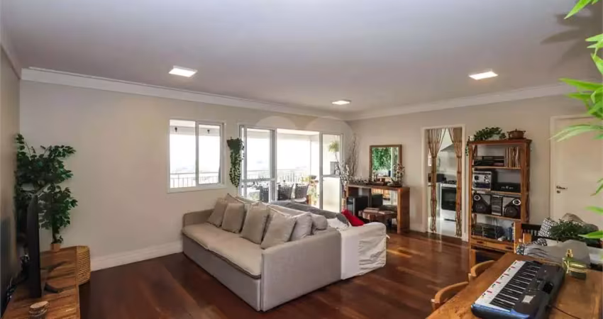 Apartamento com 3 quartos à venda na Rua Percílio Neto, --, Saúde, São Paulo